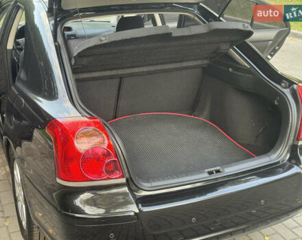 Черный Тойота Авенсис, объемом двигателя 2 л и пробегом 280 тыс. км за 6300 $, фото 16 на Automoto.ua