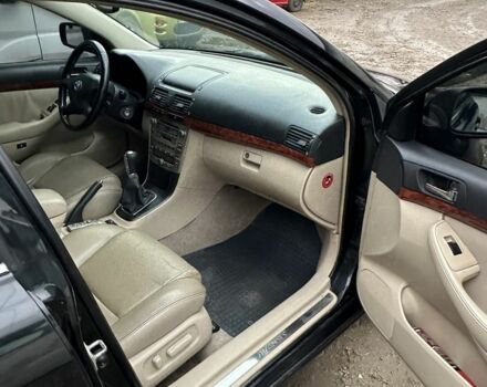 Чорний Тойота Авенсіс, об'ємом двигуна 2 л та пробігом 250 тис. км за 4700 $, фото 9 на Automoto.ua