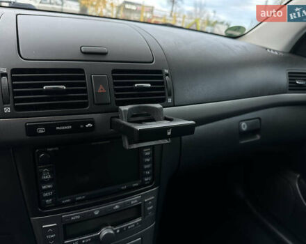 Чорний Тойота Авенсіс, об'ємом двигуна 2 л та пробігом 264 тис. км за 7500 $, фото 35 на Automoto.ua