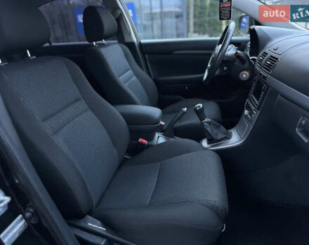 Чорний Тойота Авенсіс, об'ємом двигуна 2 л та пробігом 264 тис. км за 7500 $, фото 54 на Automoto.ua