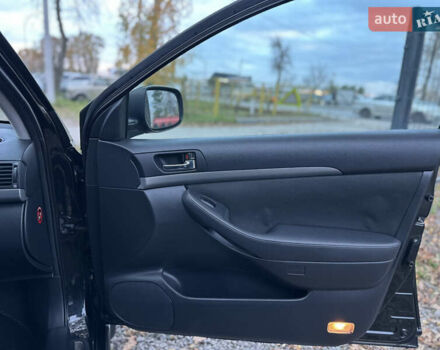 Чорний Тойота Авенсіс, об'ємом двигуна 2 л та пробігом 264 тис. км за 7500 $, фото 51 на Automoto.ua