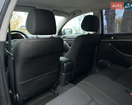 Чорний Тойота Авенсіс, об'ємом двигуна 2 л та пробігом 264 тис. км за 7500 $, фото 41 на Automoto.ua