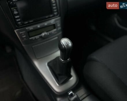 Чорний Тойота Авенсіс, об'ємом двигуна 2 л та пробігом 264 тис. км за 7500 $, фото 32 на Automoto.ua