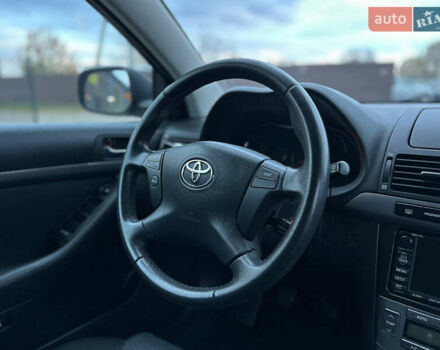 Чорний Тойота Авенсіс, об'ємом двигуна 2 л та пробігом 264 тис. км за 7500 $, фото 57 на Automoto.ua
