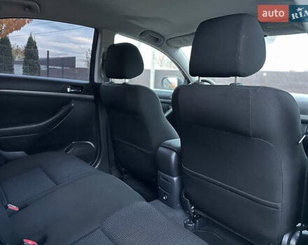 Чорний Тойота Авенсіс, об'ємом двигуна 2 л та пробігом 264 тис. км за 7500 $, фото 49 на Automoto.ua