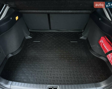 Чорний Тойота Авенсіс, об'ємом двигуна 2 л та пробігом 264 тис. км за 7500 $, фото 45 на Automoto.ua