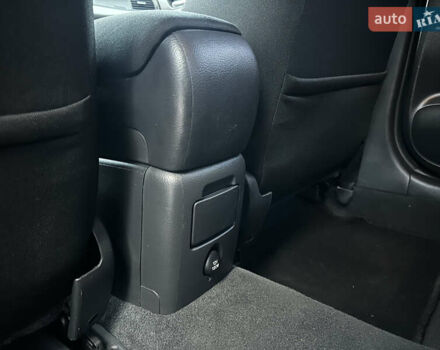 Чорний Тойота Авенсіс, об'ємом двигуна 2 л та пробігом 264 тис. км за 7500 $, фото 43 на Automoto.ua