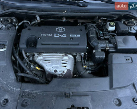 Чорний Тойота Авенсіс, об'ємом двигуна 2 л та пробігом 264 тис. км за 7500 $, фото 61 на Automoto.ua