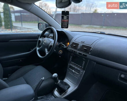 Чорний Тойота Авенсіс, об'ємом двигуна 2 л та пробігом 264 тис. км за 7500 $, фото 52 на Automoto.ua