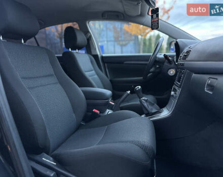 Чорний Тойота Авенсіс, об'ємом двигуна 2 л та пробігом 264 тис. км за 7500 $, фото 53 на Automoto.ua