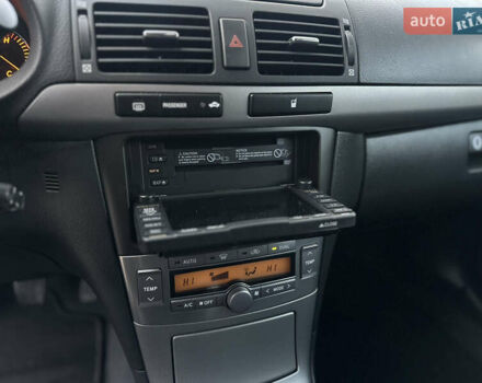 Чорний Тойота Авенсіс, об'ємом двигуна 2 л та пробігом 264 тис. км за 7500 $, фото 38 на Automoto.ua