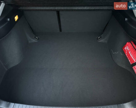 Чорний Тойота Авенсіс, об'ємом двигуна 2 л та пробігом 264 тис. км за 7500 $, фото 46 на Automoto.ua