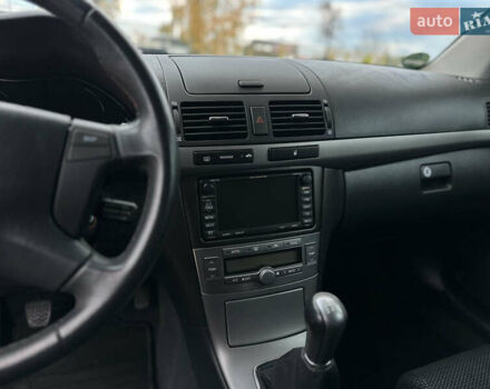 Чорний Тойота Авенсіс, об'ємом двигуна 2 л та пробігом 264 тис. км за 7500 $, фото 31 на Automoto.ua