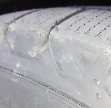 Черный Тойота Авенсис, объемом двигателя 2 л и пробегом 278 тыс. км за 6300 $, фото 21 на Automoto.ua