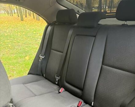 Черный Тойота Авенсис, объемом двигателя 2 л и пробегом 230 тыс. км за 5500 $, фото 9 на Automoto.ua