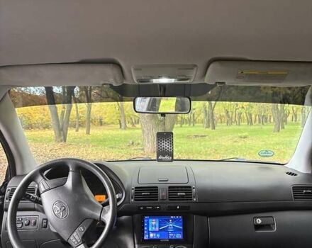 Черный Тойота Авенсис, объемом двигателя 2 л и пробегом 230 тыс. км за 5500 $, фото 4 на Automoto.ua