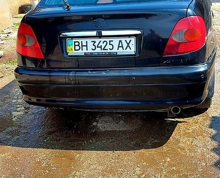 Чорний Тойота Авенсіс, об'ємом двигуна 1.8 л та пробігом 250 тис. км за 2700 $, фото 1 на Automoto.ua