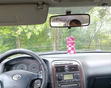 Чорний Тойота Авенсіс, об'ємом двигуна 1.8 л та пробігом 350 тис. км за 1900 $, фото 1 на Automoto.ua