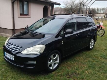 Черный Тойота Авенсис, объемом двигателя 2 л и пробегом 330 тыс. км за 6000 $, фото 1 на Automoto.ua