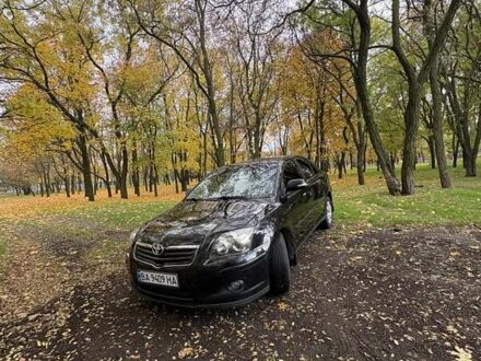 Черный Тойота Авенсис, объемом двигателя 2 л и пробегом 235 тыс. км за 6000 $, фото 1 на Automoto.ua