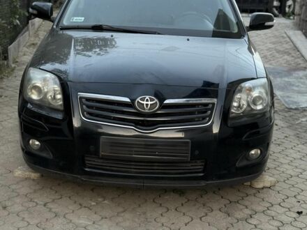 Черный Тойота Авенсис, объемом двигателя 2 л и пробегом 300 тыс. км за 2000 $, фото 1 на Automoto.ua