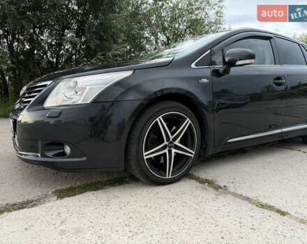 Черный Тойота Авенсис, объемом двигателя 2.2 л и пробегом 249 тыс. км за 9000 $, фото 1 на Automoto.ua
