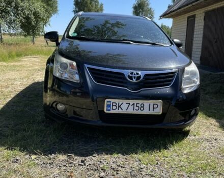 Черный Тойота Авенсис, объемом двигателя 2.2 л и пробегом 300 тыс. км за 9500 $, фото 1 на Automoto.ua