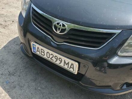 Черный Тойота Авенсис, объемом двигателя 1.8 л и пробегом 230 тыс. км за 9000 $, фото 1 на Automoto.ua