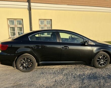 Черный Тойота Авенсис, объемом двигателя 1.8 л и пробегом 290 тыс. км за 6000 $, фото 1 на Automoto.ua