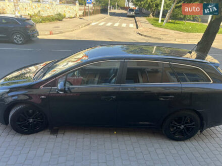 Черный Тойота Авенсис, объемом двигателя 2.23 л и пробегом 247 тыс. км за 13000 $, фото 1 на Automoto.ua