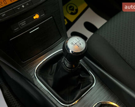 Фіолетовий Тойота Авенсіс, об'ємом двигуна 2.23 л та пробігом 320 тис. км за 8100 $, фото 14 на Automoto.ua