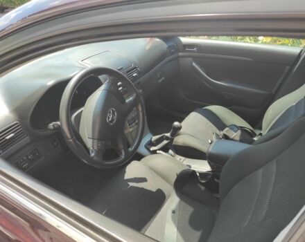 Фиолетовый Тойота Авенсис, объемом двигателя 2 л и пробегом 270 тыс. км за 6100 $, фото 5 на Automoto.ua