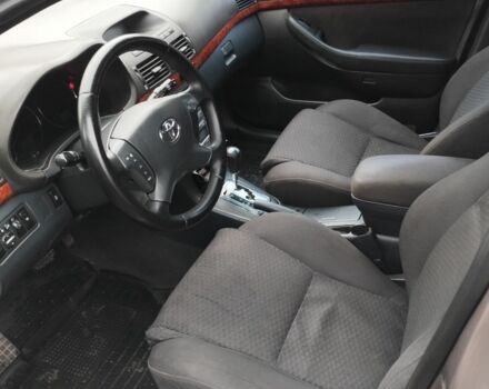 Коричневый Тойота Авенсис, объемом двигателя 2 л и пробегом 236 тыс. км за 5200 $, фото 6 на Automoto.ua