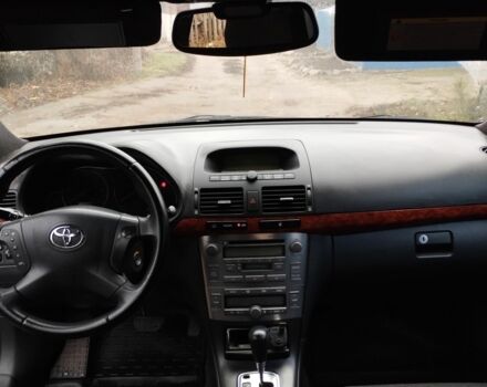 Коричневый Тойота Авенсис, объемом двигателя 2 л и пробегом 236 тыс. км за 5200 $, фото 5 на Automoto.ua