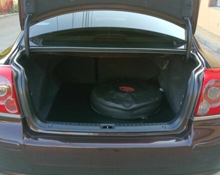 Коричневий Тойота Авенсіс, об'ємом двигуна 1.8 л та пробігом 214 тис. км за 8000 $, фото 8 на Automoto.ua