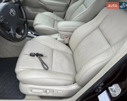 Коричневый Тойота Авенсис, объемом двигателя 2 л и пробегом 139 тыс. км за 8600 $, фото 22 на Automoto.ua