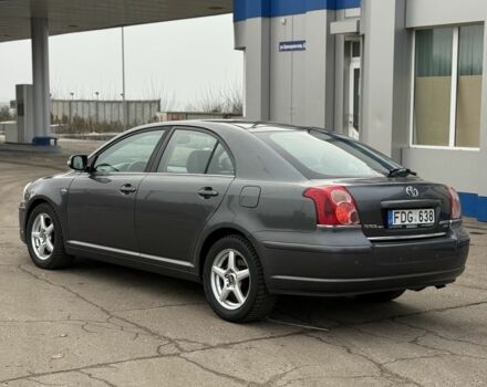 Коричневый Тойота Авенсис, объемом двигателя 2 л и пробегом 200 тыс. км за 3300 $, фото 1 на Automoto.ua