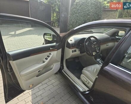 Коричневый Тойота Авенсис, объемом двигателя 2 л и пробегом 139 тыс. км за 7900 $, фото 6 на Automoto.ua