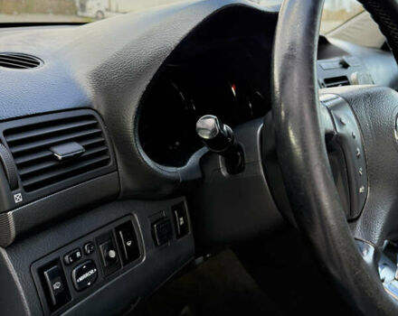 Коричневый Тойота Авенсис, объемом двигателя 2 л и пробегом 370 тыс. км за 6800 $, фото 4 на Automoto.ua