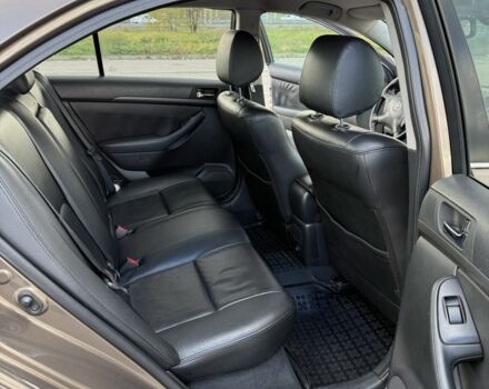 Коричневий Тойота Авенсіс, об'ємом двигуна 2 л та пробігом 370 тис. км за 6500 $, фото 10 на Automoto.ua