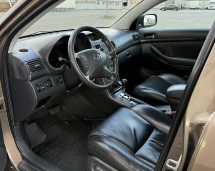 Коричневий Тойота Авенсіс, об'ємом двигуна 2 л та пробігом 370 тис. км за 6500 $, фото 6 на Automoto.ua