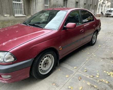 Красный Тойота Авенсис, объемом двигателя 1.8 л и пробегом 306 тыс. км за 3500 $, фото 5 на Automoto.ua