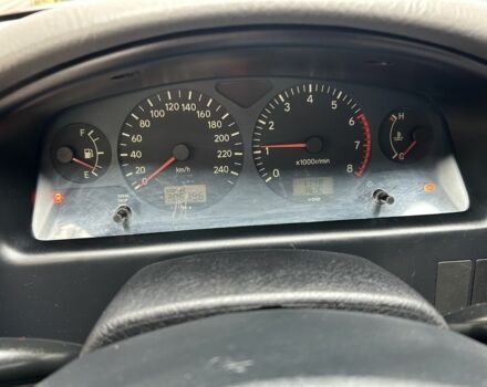 Красный Тойота Авенсис, объемом двигателя 1.8 л и пробегом 306 тыс. км за 3500 $, фото 1 на Automoto.ua