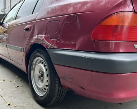 Красный Тойота Авенсис, объемом двигателя 1.8 л и пробегом 306 тыс. км за 3500 $, фото 6 на Automoto.ua