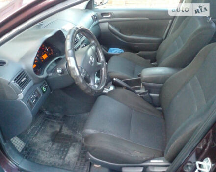 Красный Тойота Авенсис, объемом двигателя 1.8 л и пробегом 275 тыс. км за 7200 $, фото 17 на Automoto.ua