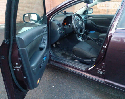 Красный Тойота Авенсис, объемом двигателя 1.8 л и пробегом 275 тыс. км за 7200 $, фото 16 на Automoto.ua