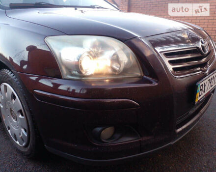 Красный Тойота Авенсис, объемом двигателя 1.8 л и пробегом 275 тыс. км за 7200 $, фото 10 на Automoto.ua