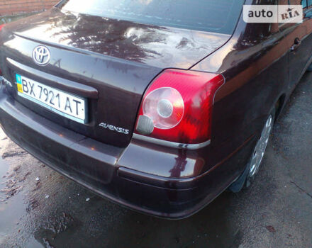 Красный Тойота Авенсис, объемом двигателя 1.8 л и пробегом 275 тыс. км за 7200 $, фото 7 на Automoto.ua