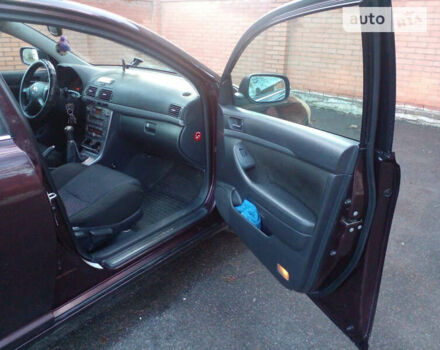 Красный Тойота Авенсис, объемом двигателя 1.8 л и пробегом 275 тыс. км за 7200 $, фото 18 на Automoto.ua