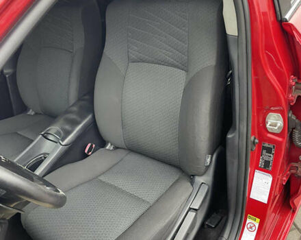 Червоний Тойота Авенсіс, об'ємом двигуна 1.99 л та пробігом 237 тис. км за 8800 $, фото 7 на Automoto.ua